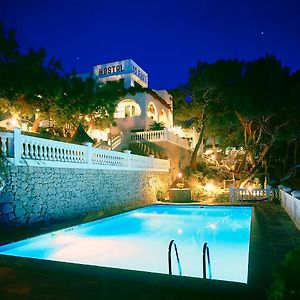 Hostal Los Pinos